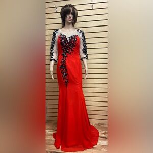 NWT BRIDES FANCY RICH LOOKING SPECIAL OCCASION WOMEN DRESS SIZE 4